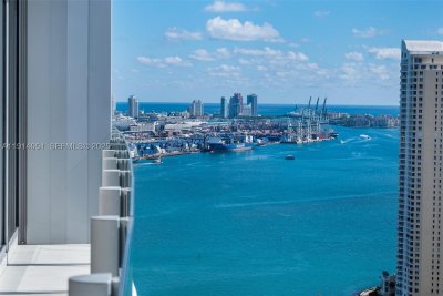 Comprar apartamento no Aston Martin Residences 3506W