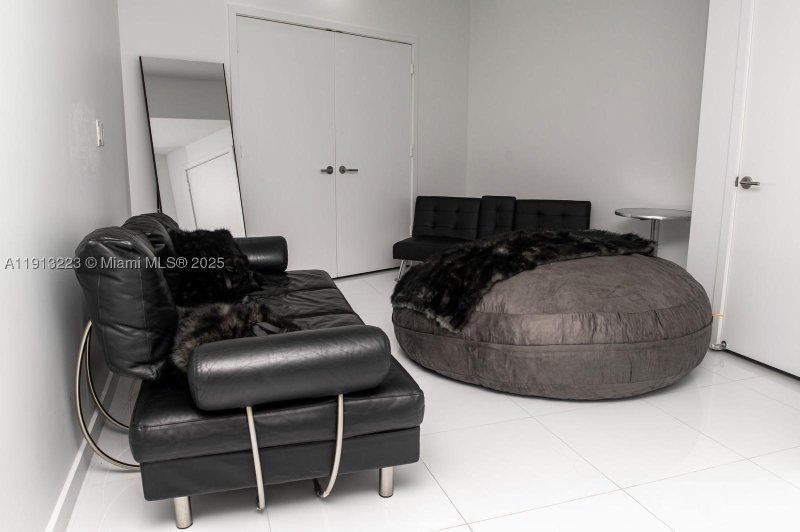 Condo for sale at Paramount Miami WorldCenter 1811