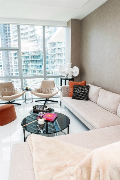 Condo for sale at Paramount Miami WorldCenter 1811