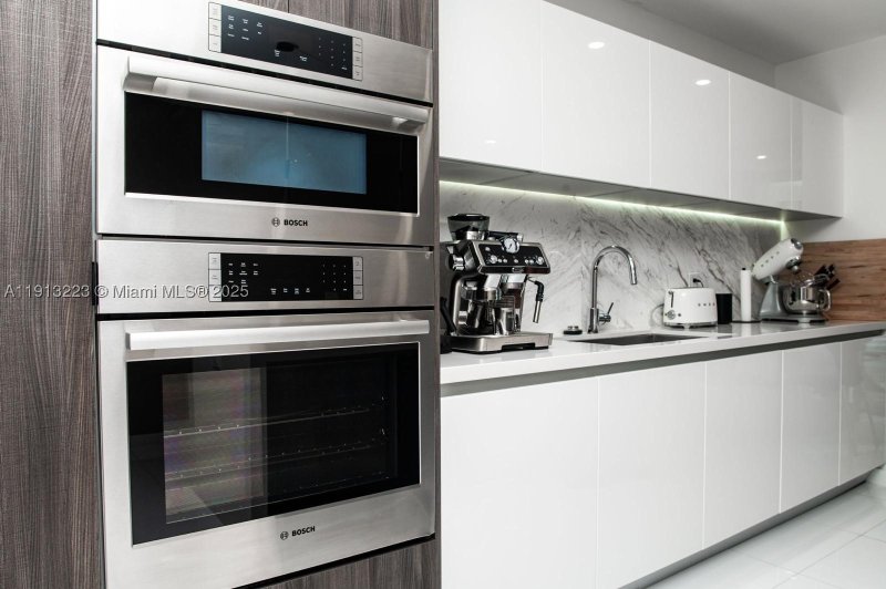 Condo for sale at Paramount Miami WorldCenter 1811
