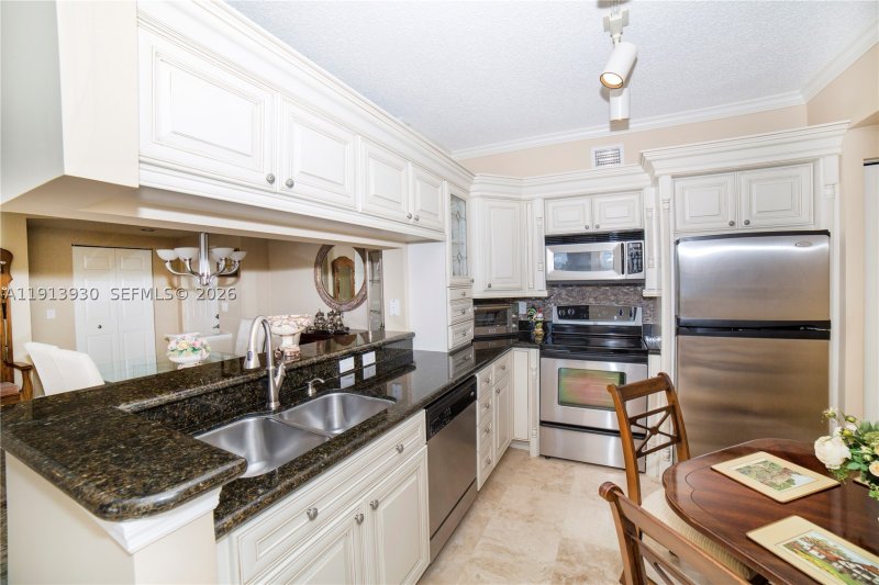 Comprar apartamento en Porto Bellagio 1107