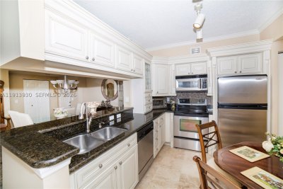 Comprar apartamento en Porto Bellagio 1107