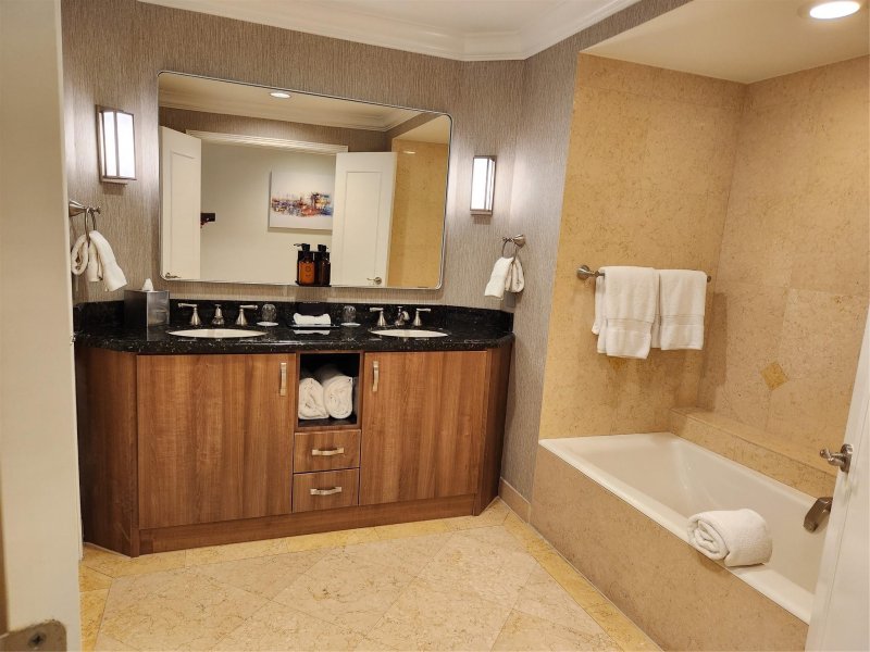 Condo for sale at The Atlantic Hotel 1116