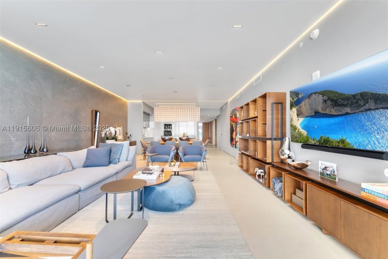 Condo for sale at Residences by Armani / Casa 1002