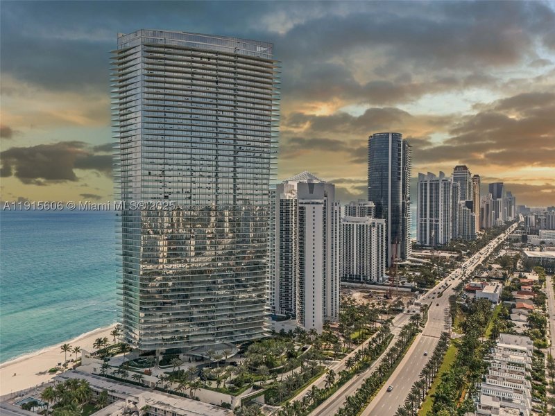 Condo for sale at Residences by Armani / Casa 1002