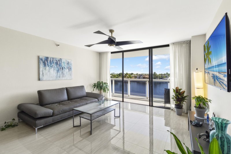 Condo for sale at Waterview 345