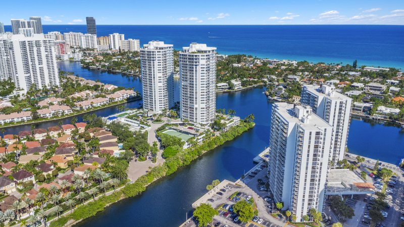 Condo for sale at Waterview 345