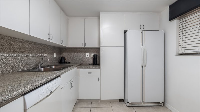 Comprar apartamento no Surfside Palms 103