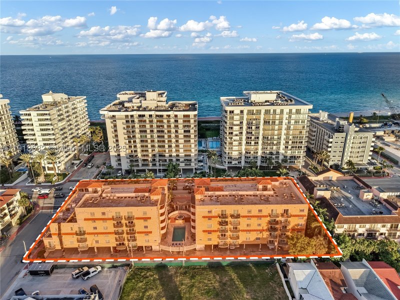 Comprar apartamento no Surfside Palms 103