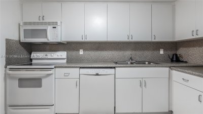 Comprar apartamento no Surfside Palms 103