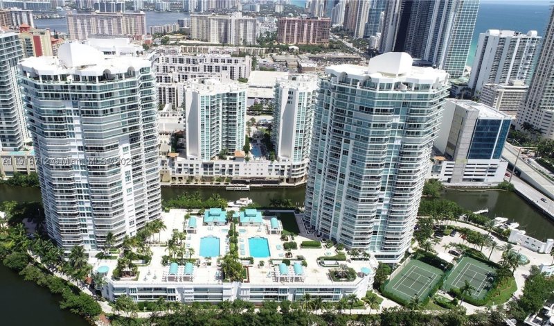 Comprar apartamento en Oceania 4 1246