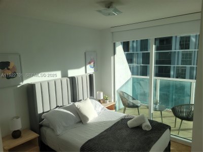 Aluguel de apartamento no Brickell on the River South 710