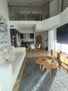 Aluguel de apartamento no Brickell on the River South 710