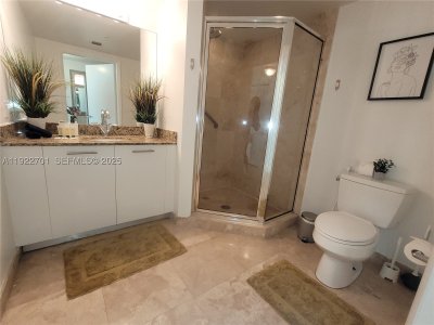 Aluguel de apartamento no Brickell on the River South 710