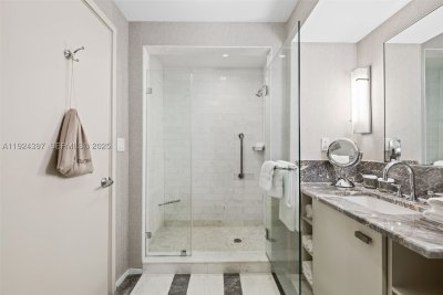 Comprar apartamento no Ritz Carlton Residences Fort Lauderdale Beach R1904