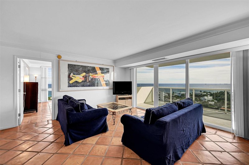 Condo for sale at Vantage View 1801