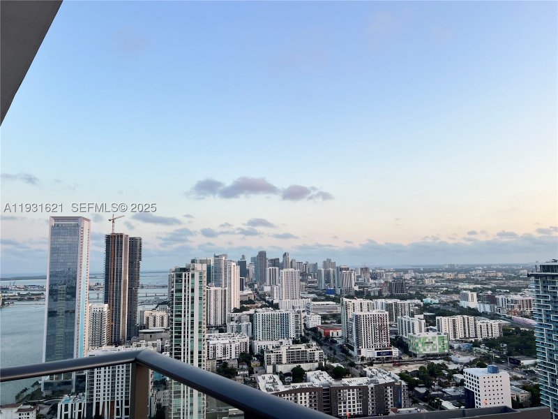 Condo for sale at Paraiso Bayviews PH4405