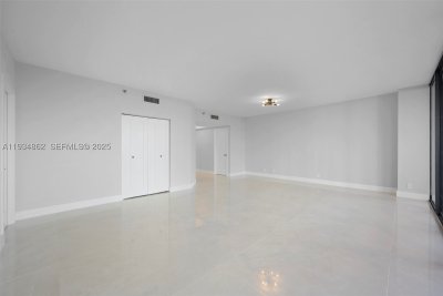 Comprar apartamento en Hamptons West 501