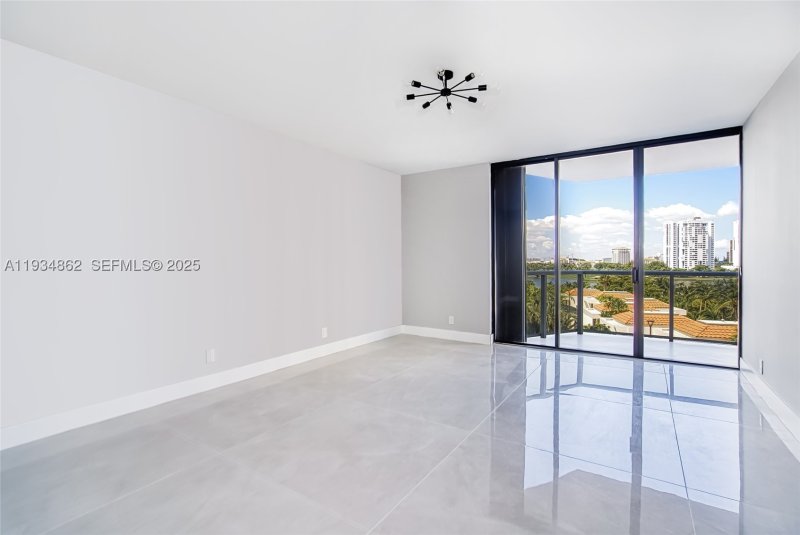 Condo for sale at Hamptons West 501