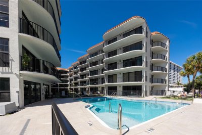 Comprar apartamento en Tradewinds by the Sea 303
