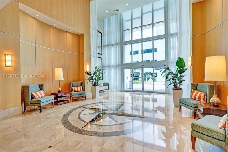 Comprar apartamento en Ocean Marine Yacht Club 910