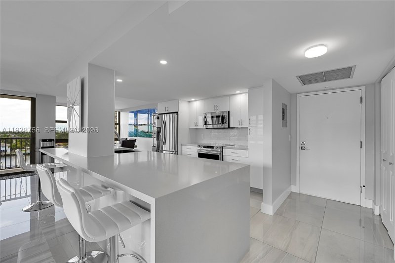 Condo for sale at Avant Garde 701