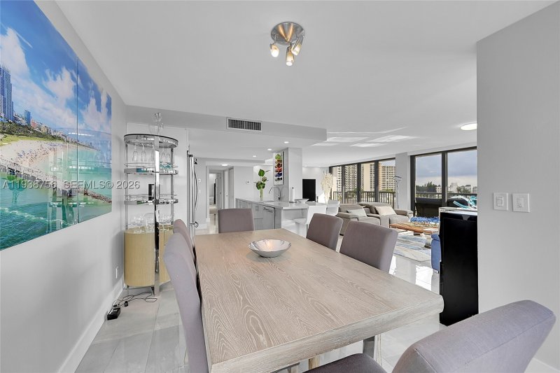Condo for sale at Avant Garde 701