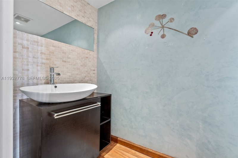 Condo for sale at The Venetia 14G