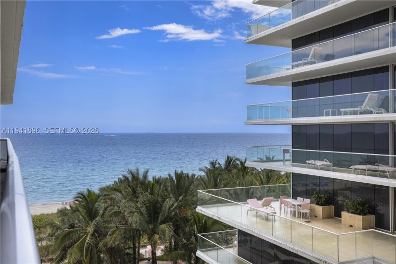 Comprar apartamento en The Waves Condo 806