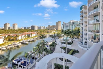 Uptown Marina Lofts Apt #711