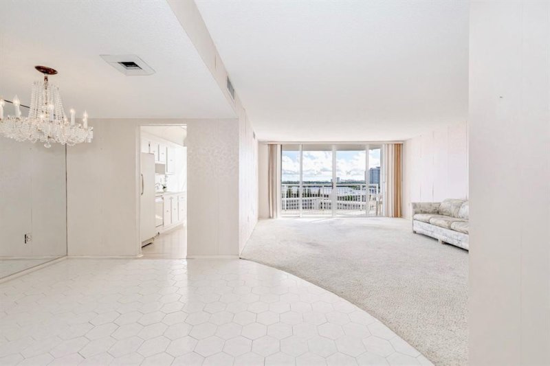 Condo for sale at Del Prado South Tower 1104