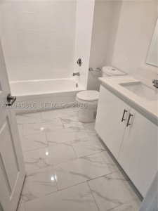 Comprar apartamento no 1800 Biscayne Plaza 503