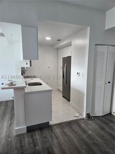 Comprar apartamento no 1800 Biscayne Plaza 503