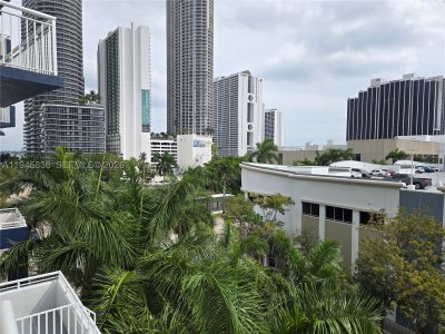 Comprar apartamento no 1800 Biscayne Plaza 503