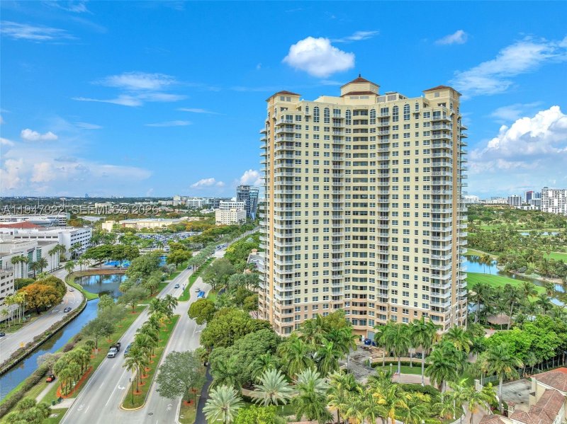 Condo for sale at Turnberry On The Green 505