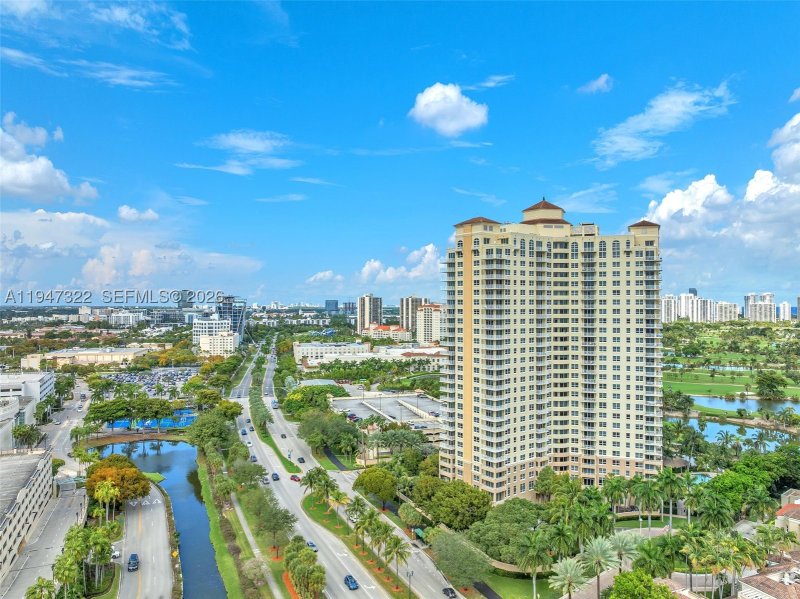 Condo for sale at Turnberry On The Green 505