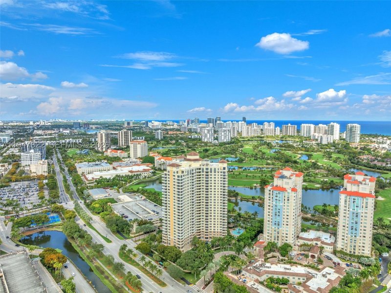 Condo for sale at Turnberry On The Green 505
