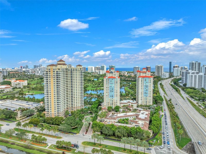 Condo for sale at Turnberry On The Green 505