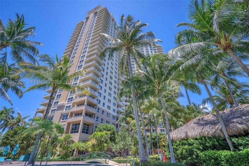 Condo for sale at Turnberry On The Green 505