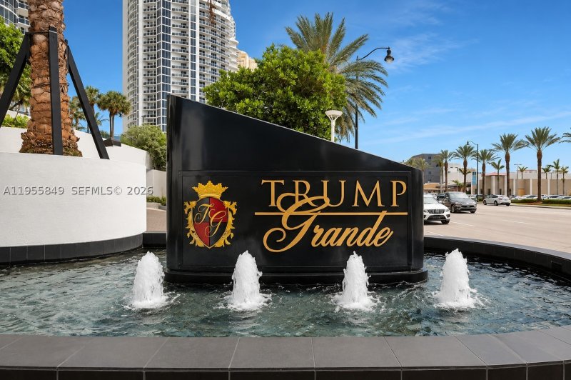 Comprar apartamento no Trump Royale 1507