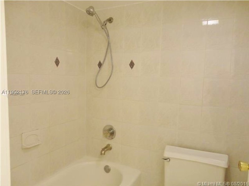 Condo for sale at Winston Towers