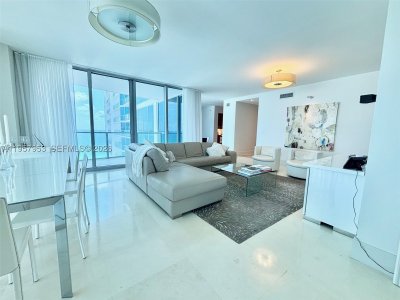 Aluguel de apartamento no Ocean Palms 1701