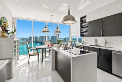 Comprar apartamento en Hidden Bay 2715