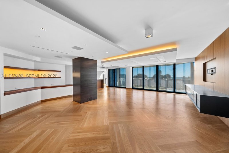 Condo for sale at Bal Harbour Tower Condo 3E