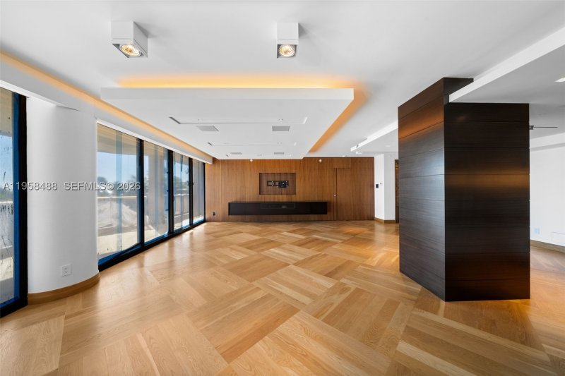 Condo for sale at Bal Harbour Tower Condo 3E