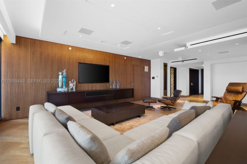 Condo for sale at Bal Harbour Tower Condo 3E