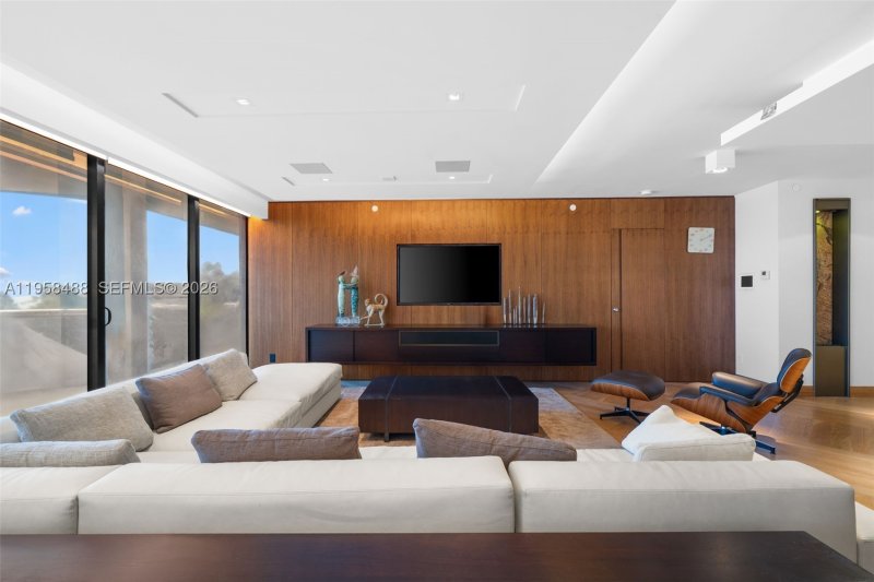 Condo for sale at Bal Harbour Tower Condo 3E