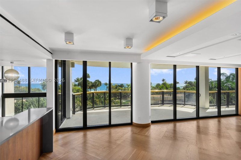 Condo for sale at Bal Harbour Tower Condo 3E