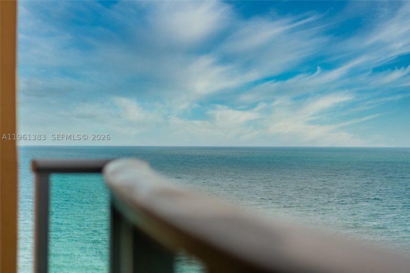 Condo for sale at The Wave Condo 1617