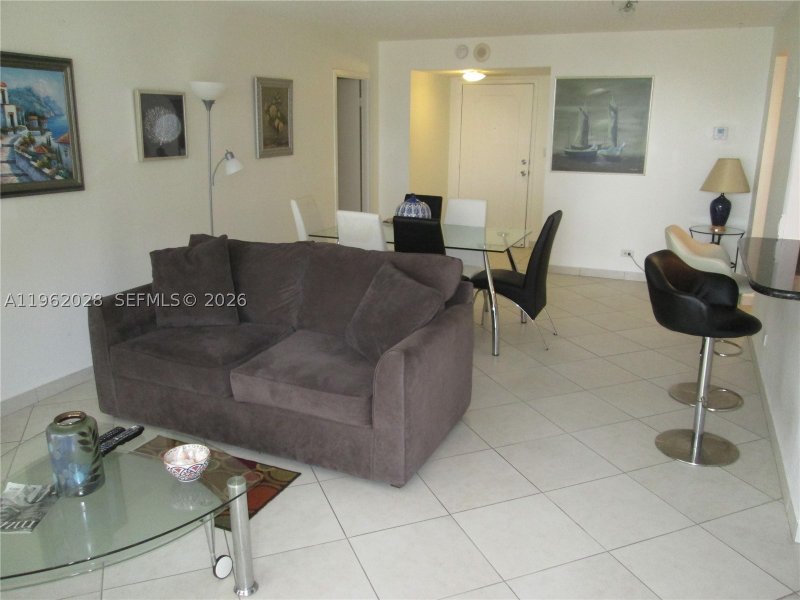 Condo for sale at Winston Towers 1706